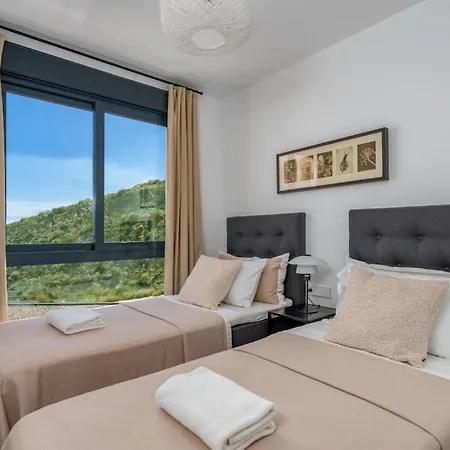 Apartment Stunning Penthouse W Private Pool In El Higueron By Costarentals - Ref 178