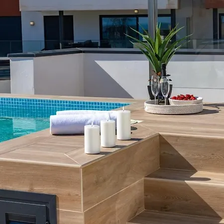Apartment Stunning Penthouse W Private Pool In El Higueron By Costarentals - Ref 178 *