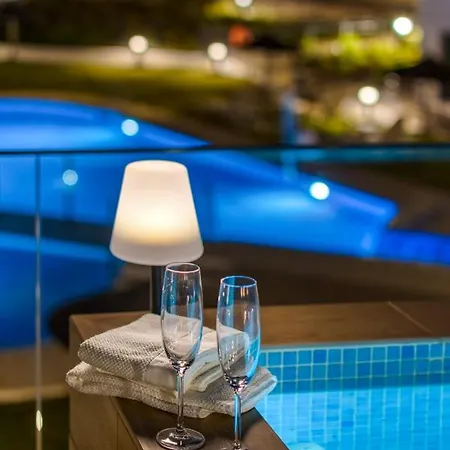 Apartment Stunning Penthouse W Private Pool In El Higueron By Costarentals - Ref 178